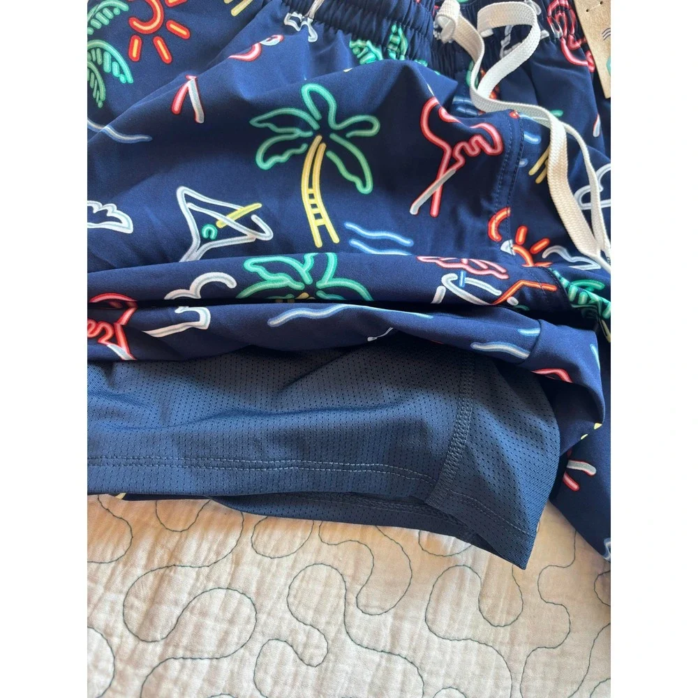 Chubbies Mens‎ Neon Tropical Swim Shorts 5.5